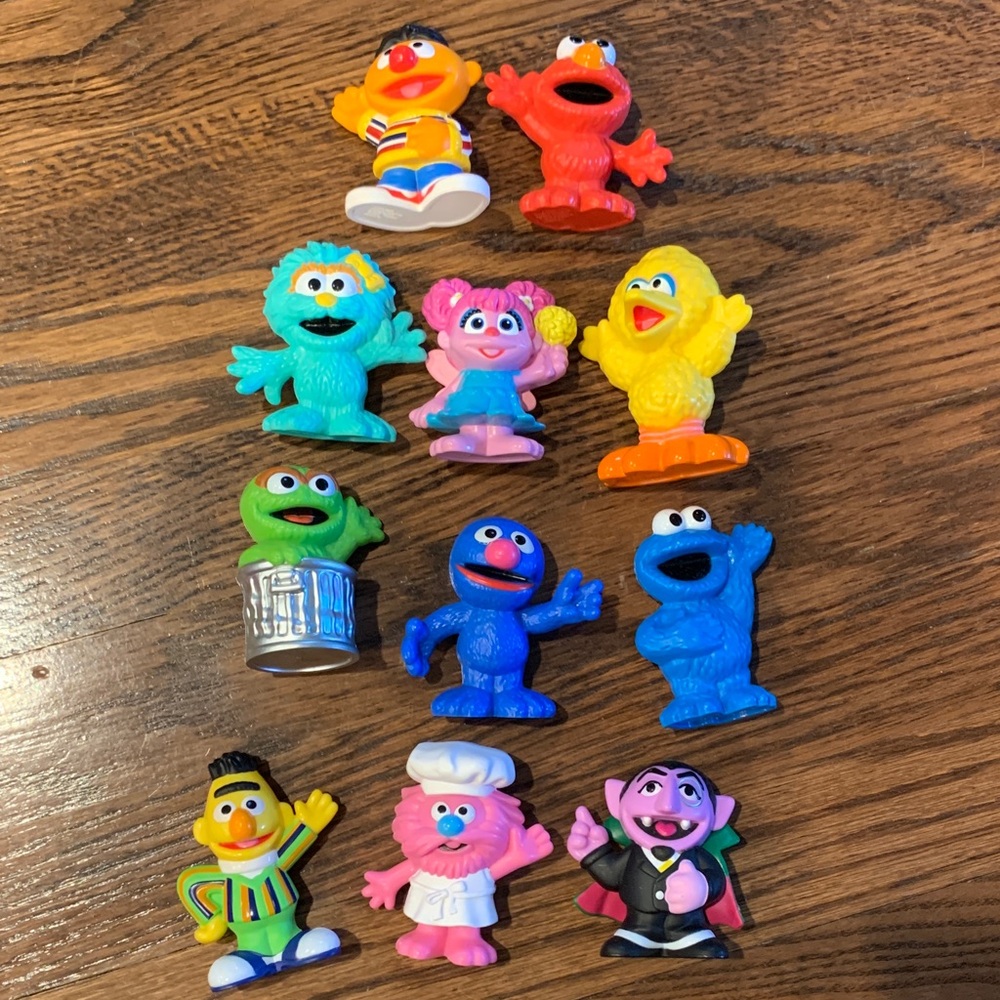 Sesame Street Colorful Character Figurines Set